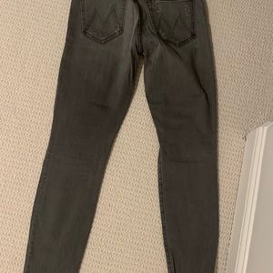 Mother jeans, raw edge hem, distressed, gray